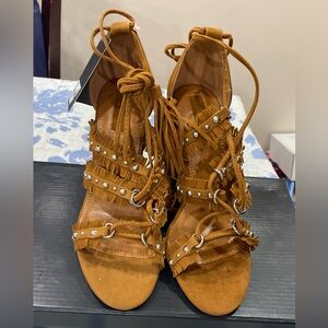 NWT Boho Style Heeled Sandals - Forever21 - Size 5.5